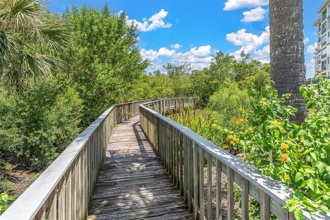 Building Photo - 4830 Osprey Dr S