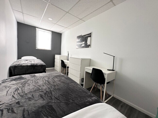 Building Photo - 832 Hilgard Ave