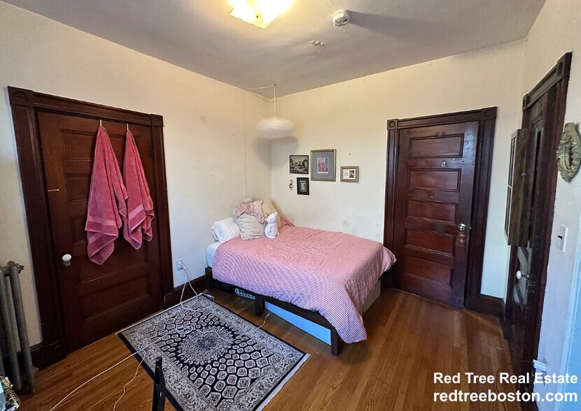 Building Photo - 174 Saint Alphonsus St