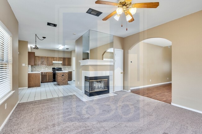 Building Photo - 2104 Grove Dr