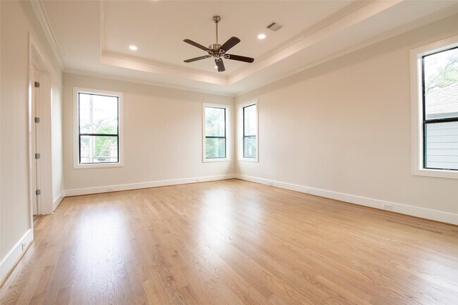 Building Photo - 1507 Martin St