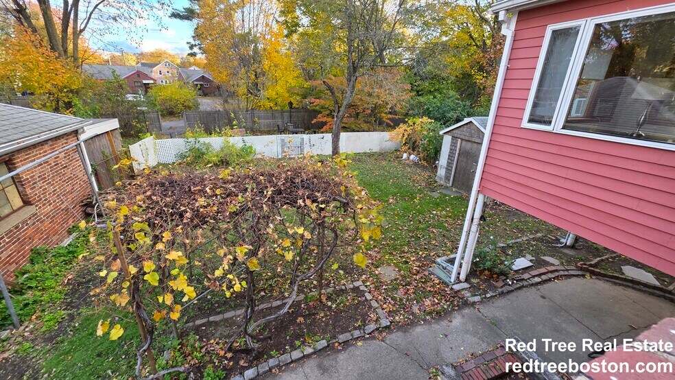 Building Photo - 18 Cresthill Rd