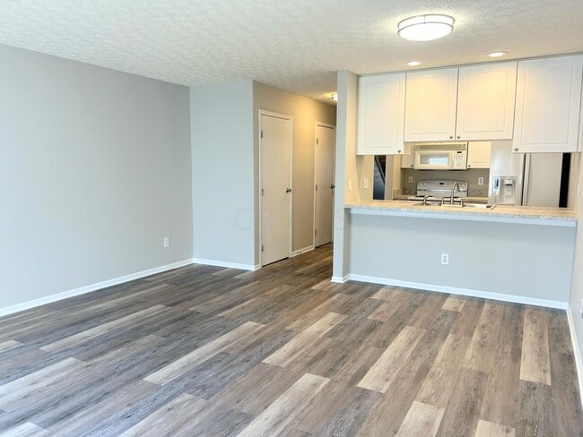 Building Photo - 6820 Axtel Dr