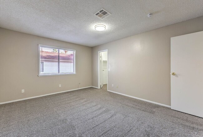Building Photo - Newly RENOVATED Two Bedroom, 2 Bathroom Condo
