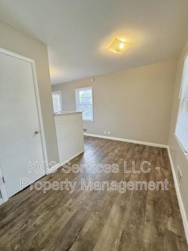 Building Photo - 1702 SW McArthur St