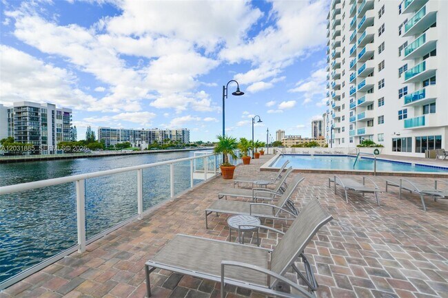 Building Photo - 3000 S Ocean Dr
