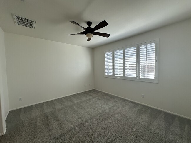 Building Photo - 5617 Buckthorn Ct