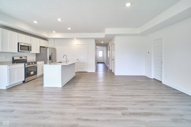 Building Photo - 8699 Maroska St