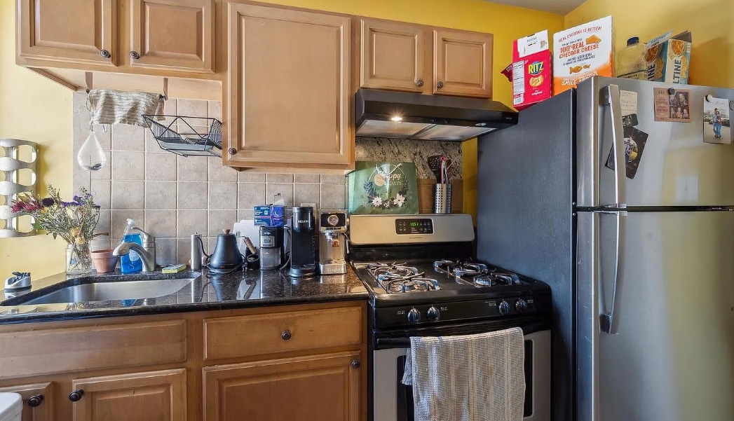 Building Photo - 5131 Pine St