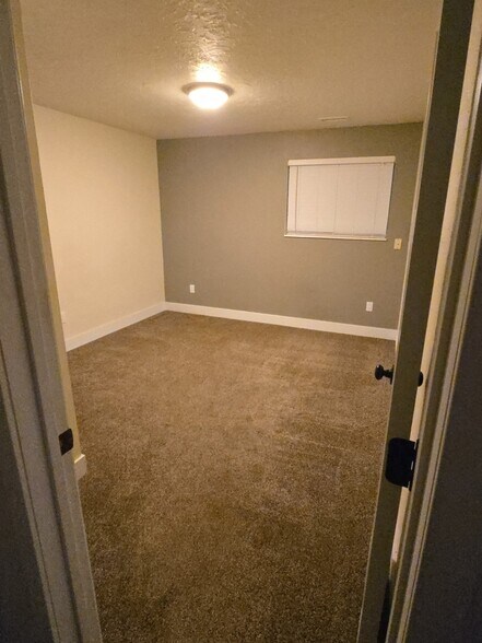 Building Photo - 210 W 510 S