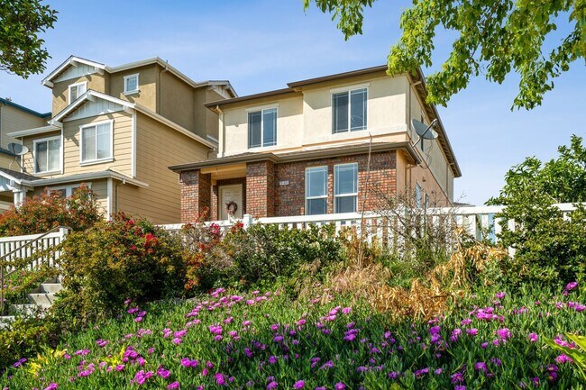 Building Photo - PRIME CORNER HOME IN TRINITY PARK NEAR SCENIC TRAILS | EXCELLENT ACCESS