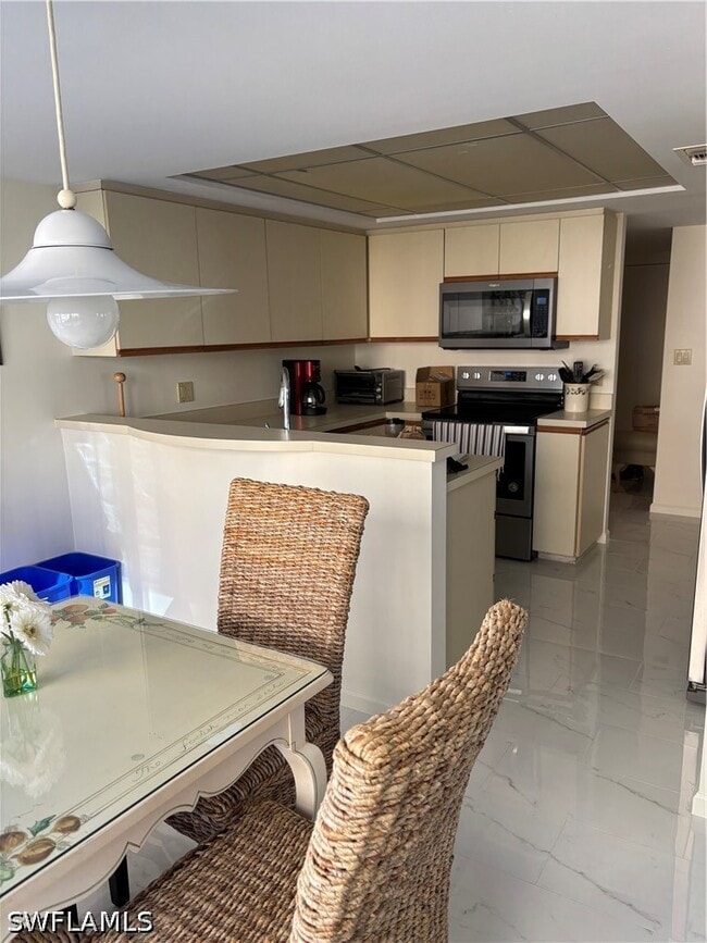 Building Photo - 4451 Gulf Shore Blvd N