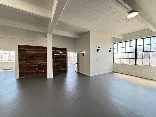 Building Photo - 1341 58th Ave