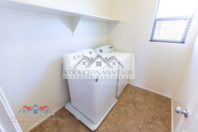 Building Photo - 21139 E Cherrywood Dr