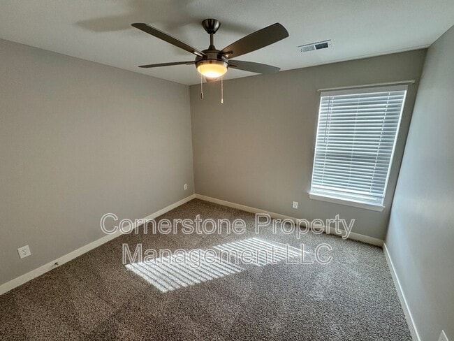 Building Photo - 8419 Valley Spring Dr