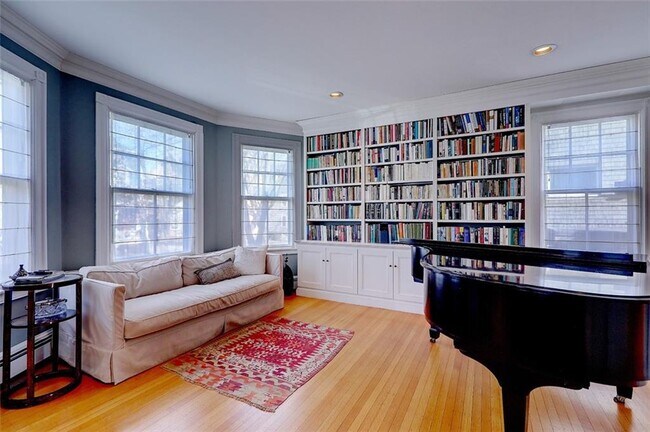 Building Photo - 37 Barnes St