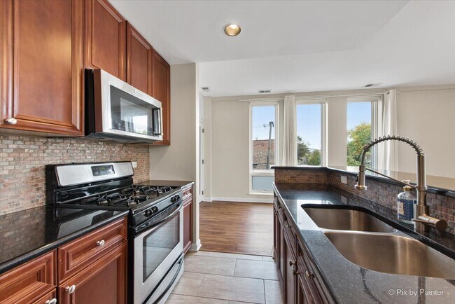 Building Photo - 3450 S Halsted St