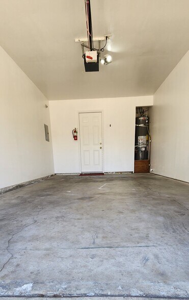 Garage 1 - 4617 N Charles Ave