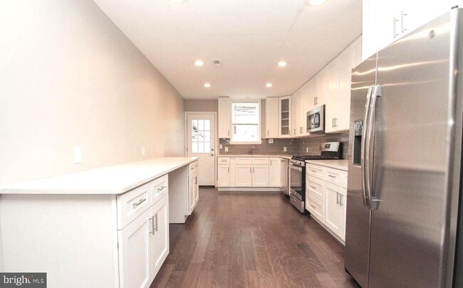 Building Photo - 1271 S 24th St