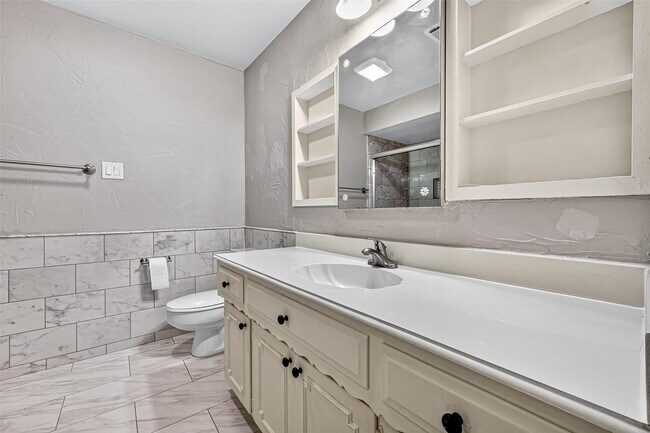 Building Photo - 15068 Kimberley Ct