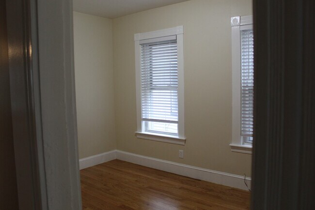 Building Photo - 740 Bennington St