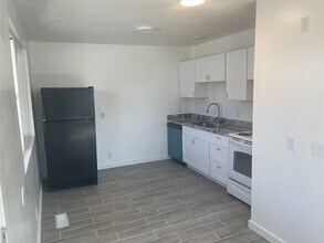 Building Photo - 1142-1144 W 700 S