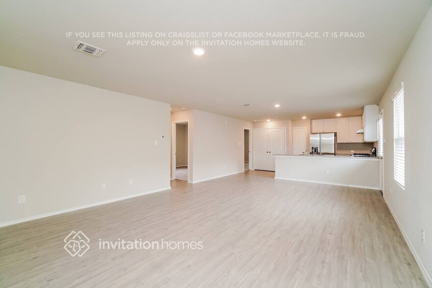 Building Photo - 7218 Avila Vis
