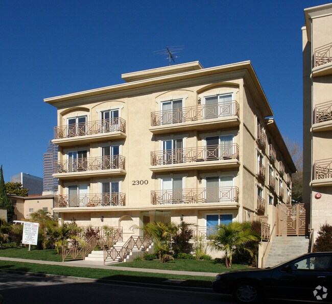 Building Photo - Fox Hills Imperial