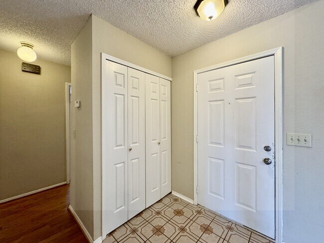 Building Photo - 6300 Westlane