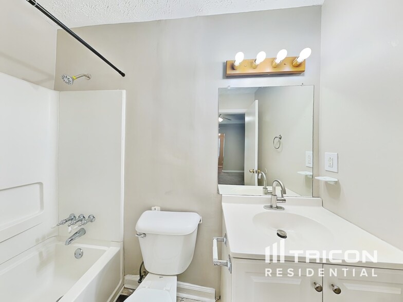 Building Photo - 31 McGiboney Rd