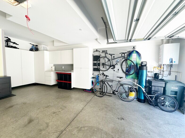 Building Photo - 5465 Gracen Way