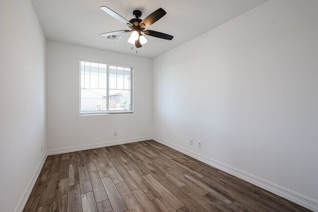 Building Photo - Beautiful Home in the Highly Desirable Vistancia Community of Peoria