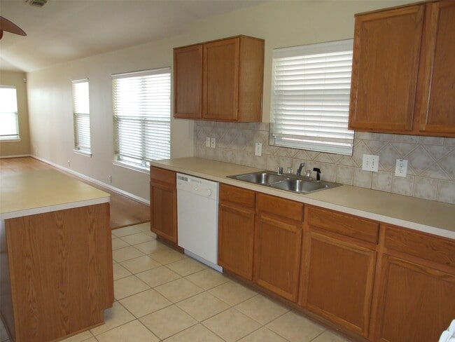 Building Photo - 410 Cypresswood Haven