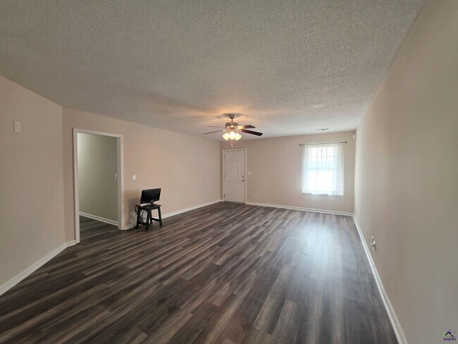 Building Photo - 501 Fieldstone Rd