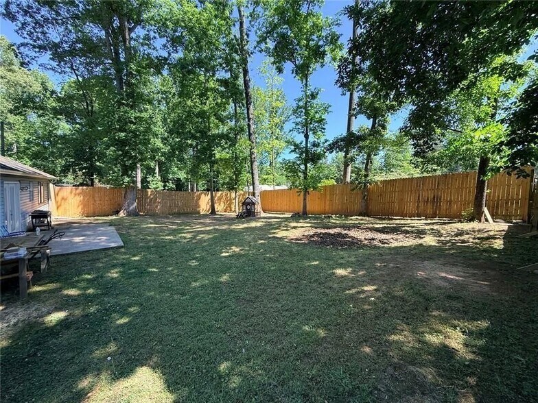 Building Photo - 5285 Sugar Crest Dr
