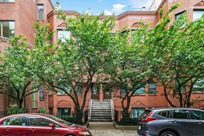 Building Photo - 39 Symphony Rd