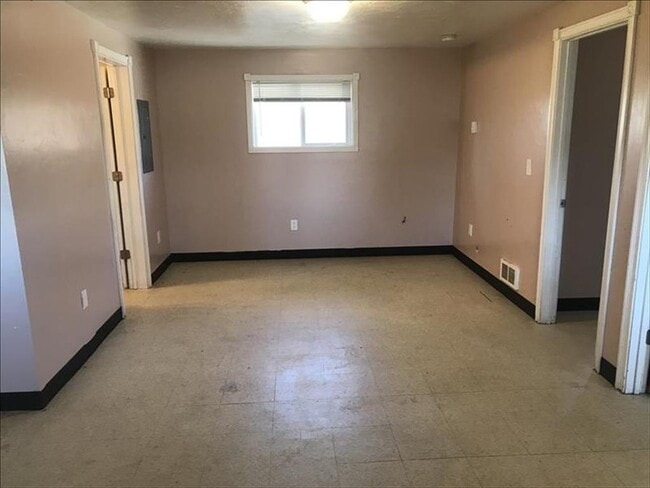 Building Photo - 840 Garfield St