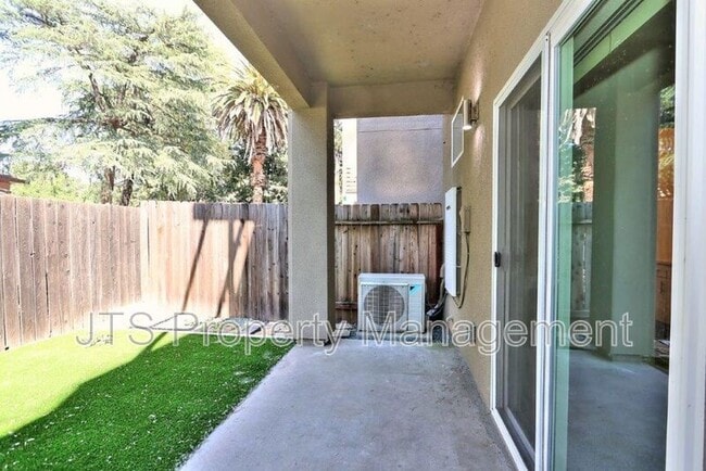 Building Photo - 396 Midstream Ln