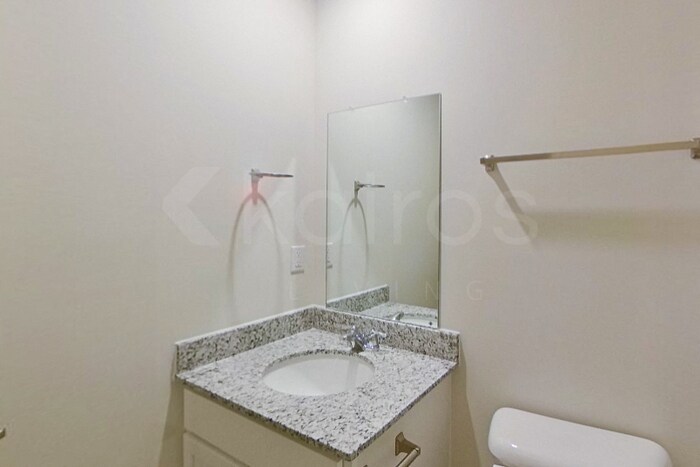 Building Photo - 320 Ironwood Ct