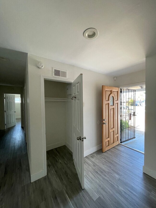 Building Photo - For Rent – 3 Bed, 2 Bath Home in Rowland Heights