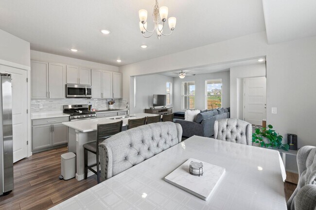 Building Photo - Modern 4BD/3BA Home with Covered Balcony &...
