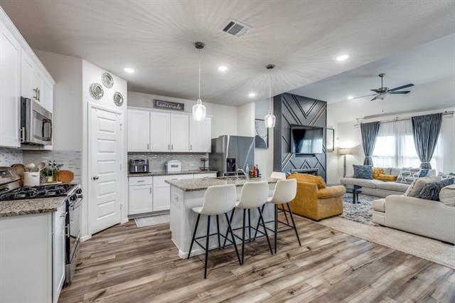 Building Photo - 433 Waterman Ave