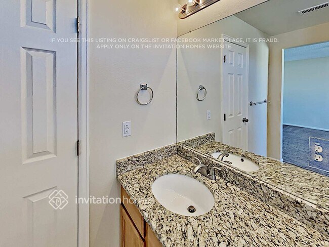 Building Photo - 5135 Pelican St