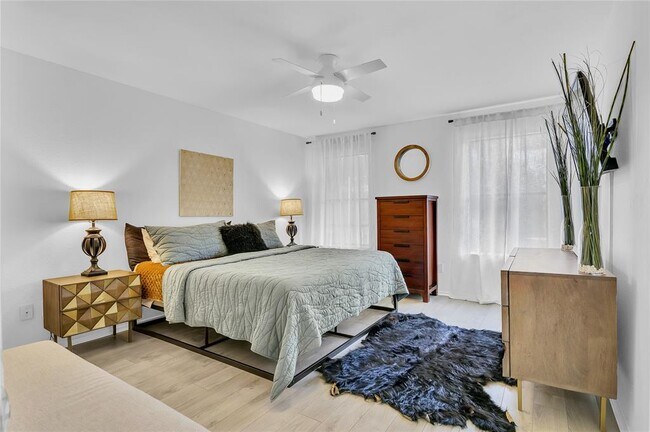 Building Photo - 9831 Briar Ridge Dr