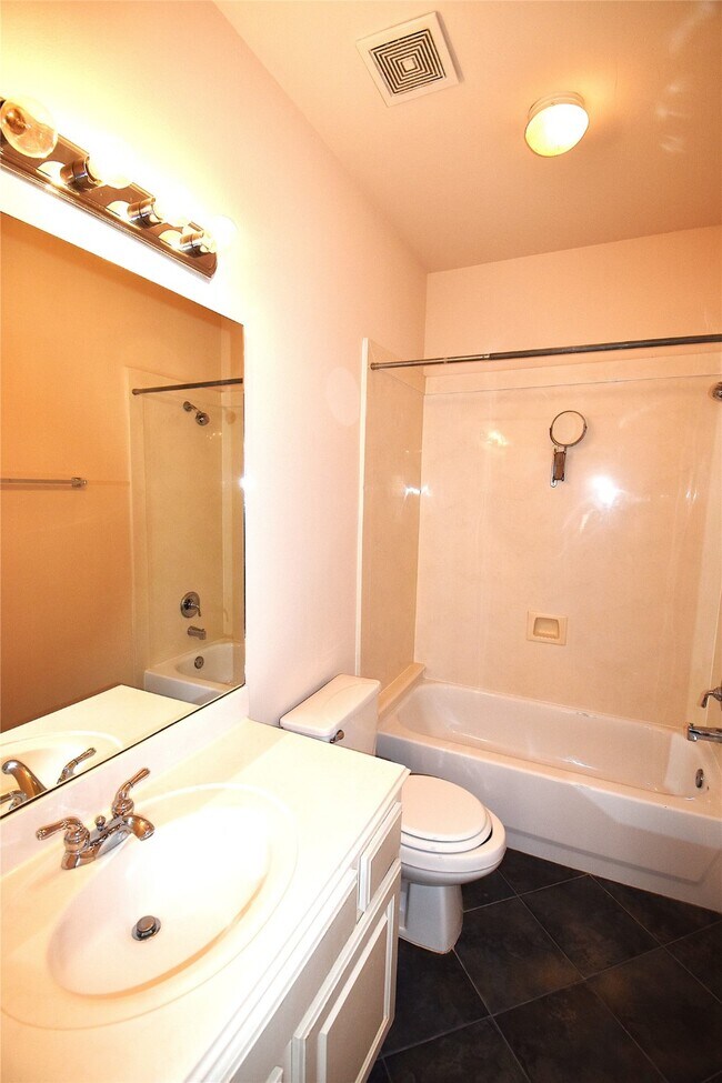 Building Photo - 1117 Malone St