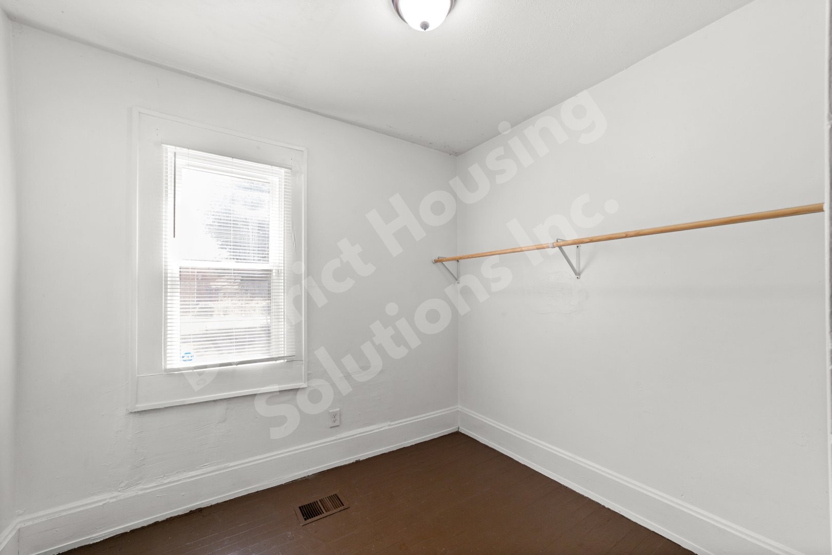 Building Photo - 8302 Sowinski Ave