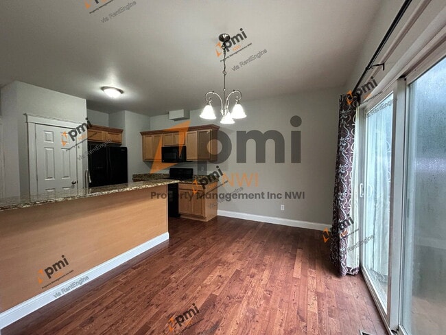 Building Photo - 4000 Silhavy Rd