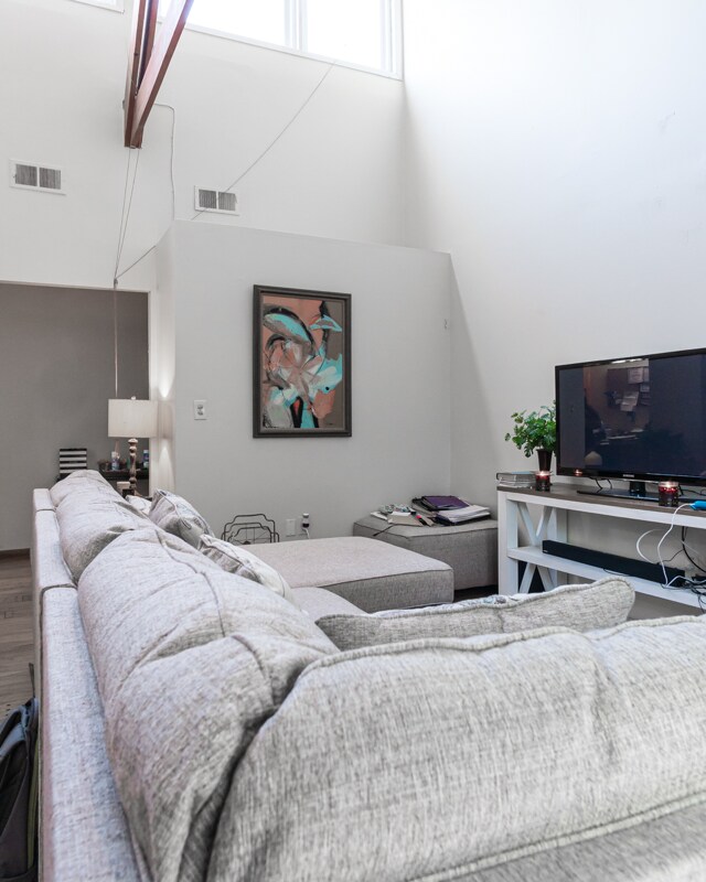 Building Photo - 10 Longstream Ct