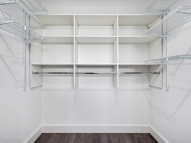 Building Photo - 1446 W Chestnut St