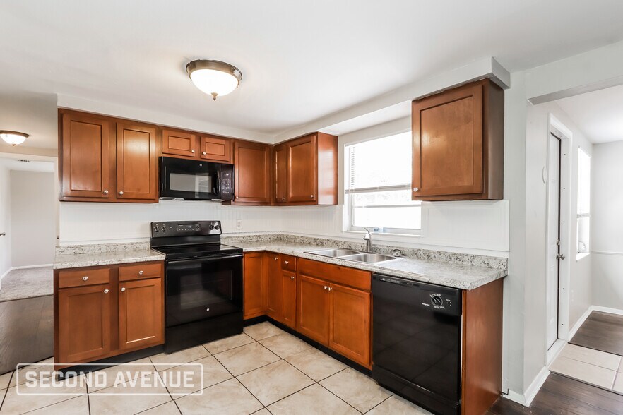 Building Photo - 7321 Coventry Dr